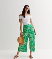 New Look Green Floral Wide Leg Crop Trousers